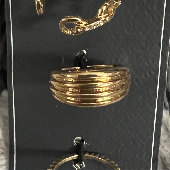 💗💍 NWT Nordstrom Melrose & Market Gold Ring set 4 rings Sz M/L (Appox Sz 6-8) - Picture 4 of 8
